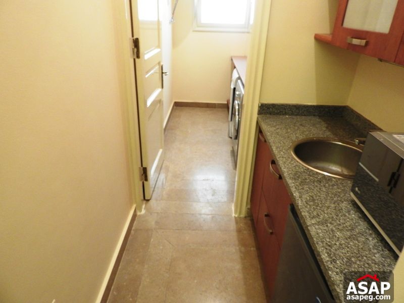 Villa with Swimming Pool in West Golf for Rent