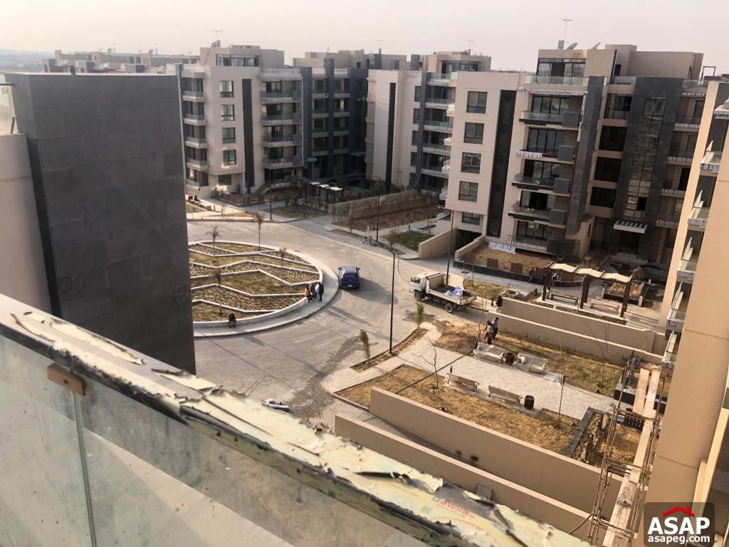 Penthouse with Pool View for Sale in Azad Compound Penthouse with Pool View for Sale in Azad Compound