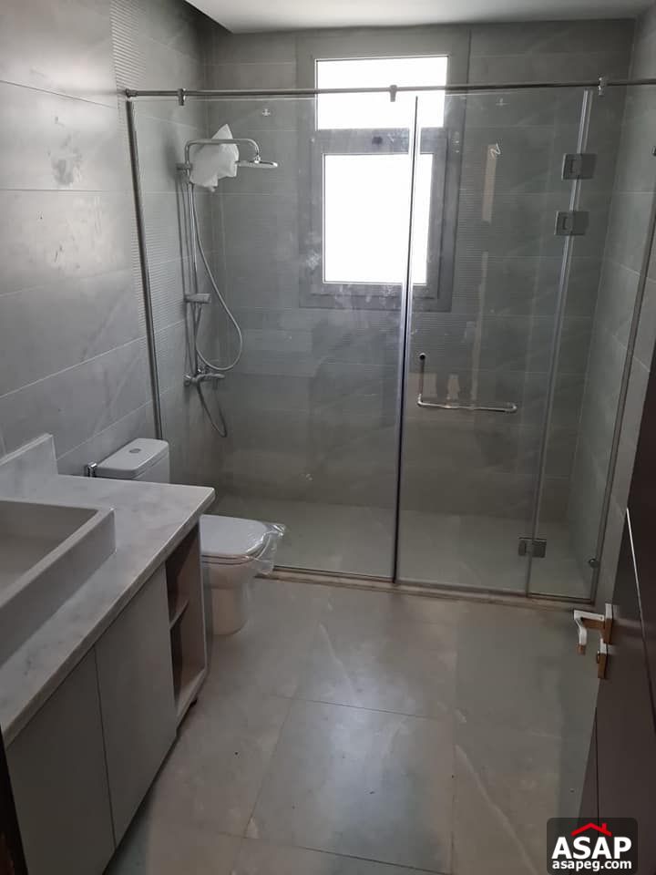 Apartment for Rent in Village Avenue Compound