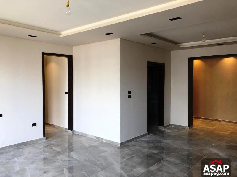 Property with Garden View in Eastown Property with Garden View in Eastown