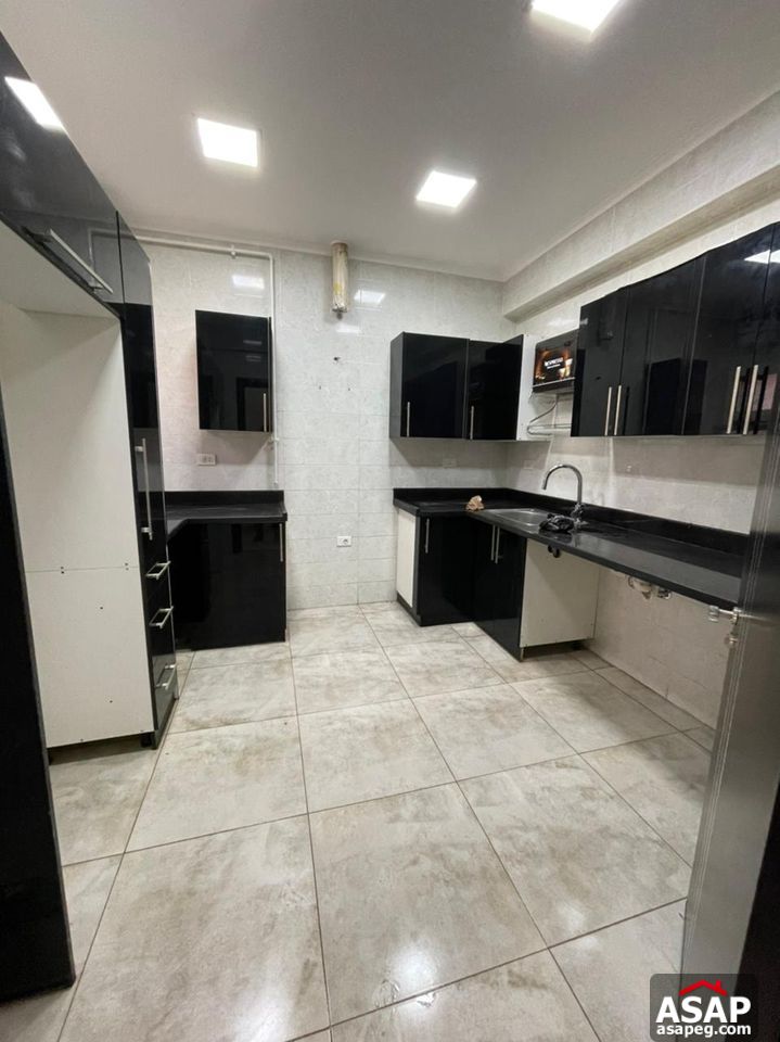 Apartment for Rent in Hyde Park Compound