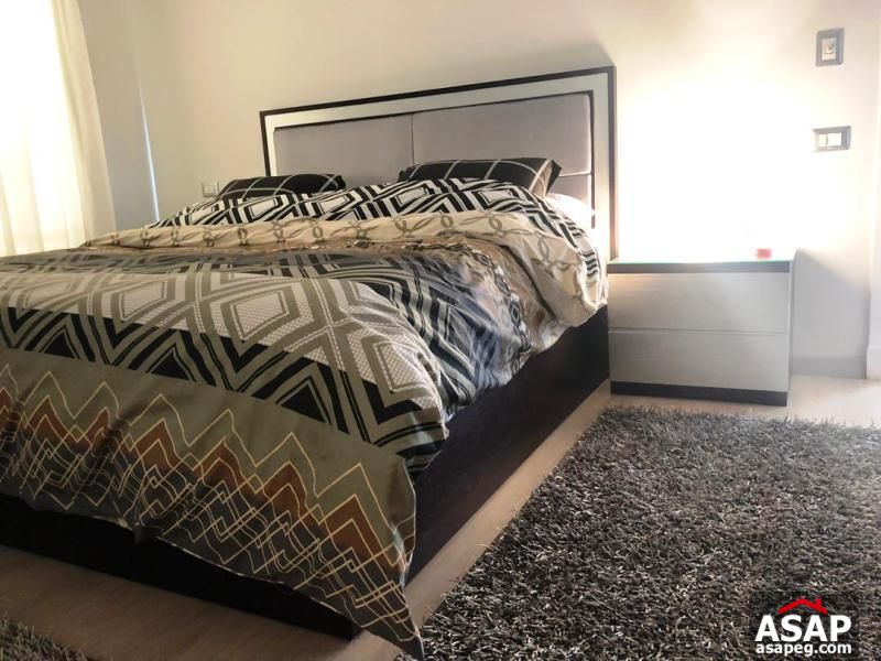 Studio with Garden for Rent in Village Gate Studio with Garden for Rent in Village Gate