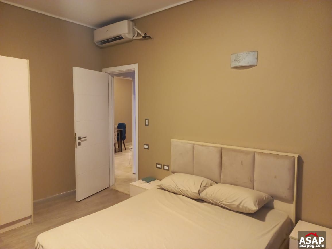 Studio with Garden for Sale in Village Gate Studio with Garden for Sale in Village Gate