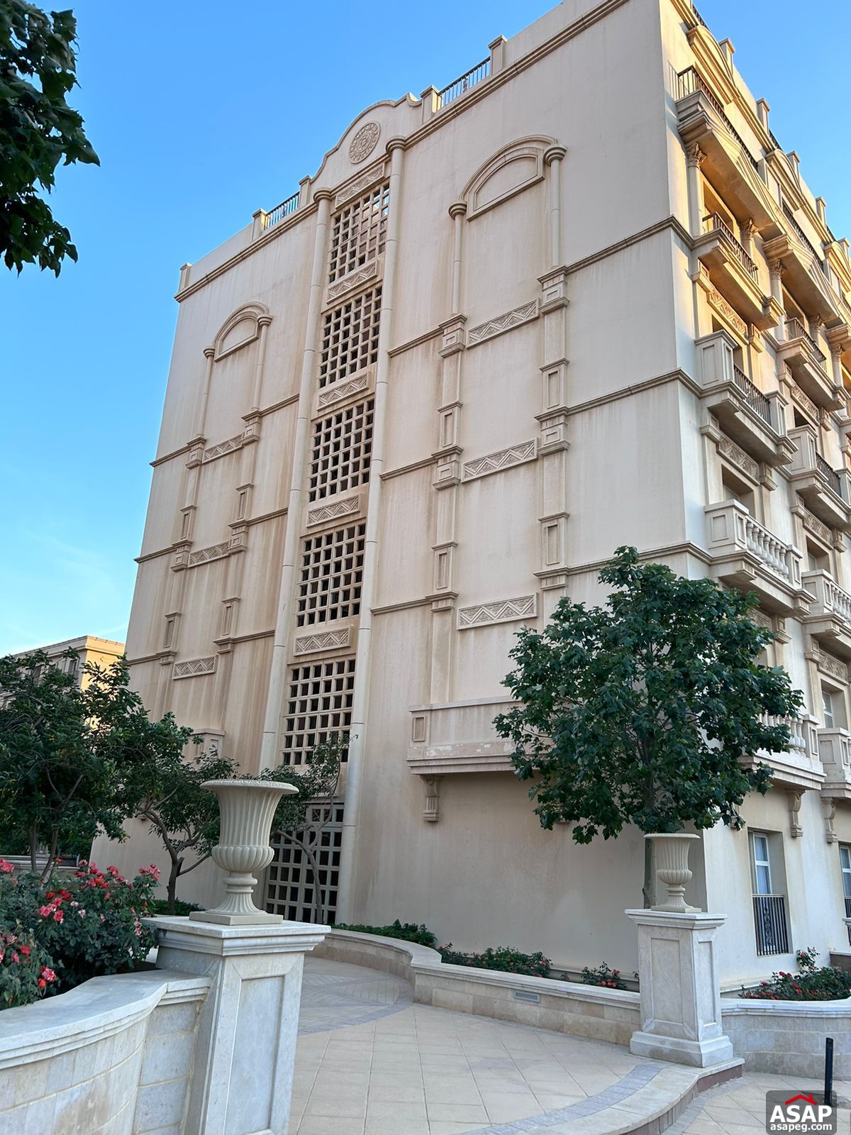 Apartment for Sale in Hyde Park Compound Apartment for Sale in Hyde Park Compound