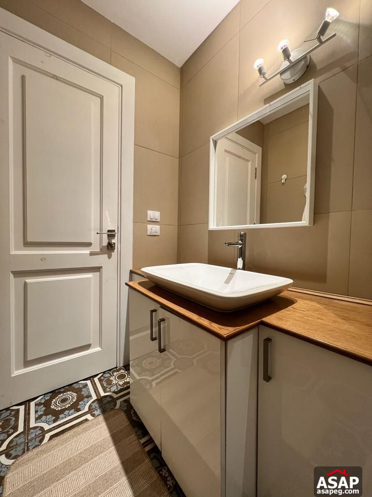 Furnished Apartment for Sale in Mountain View Hyde Park