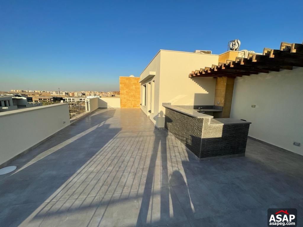 Triplex for Rent in Eastown Compound