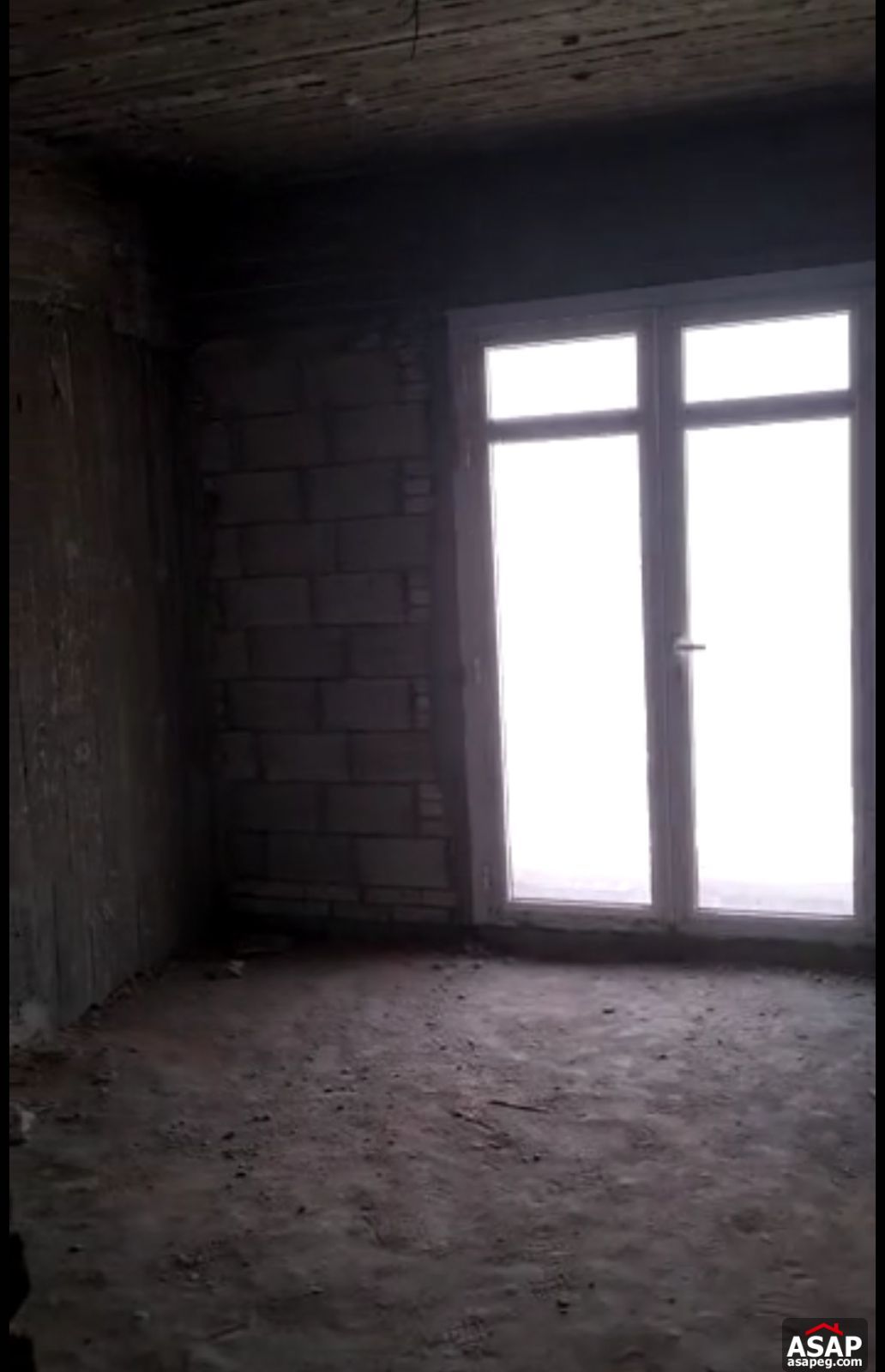 Apartment with Garden View for Sale in Hyde Park Apartment with Garden View for Sale in Hyde Park