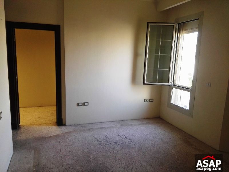 Apartment for Sale in West Golf Apartment for Sale in West Golf