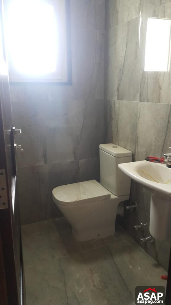 Stand Alone with Swimming Pool for Rent in Hyde Park Stand Alone with Swimming Pool for Rent in Hyde Park