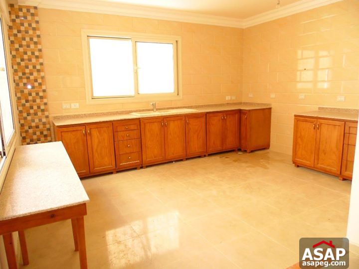 Duplex with Garden in New Cairo for Rent