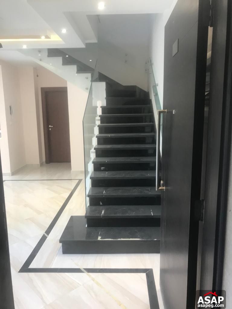 Duplex with Garden for Rent in Eastown Sodic