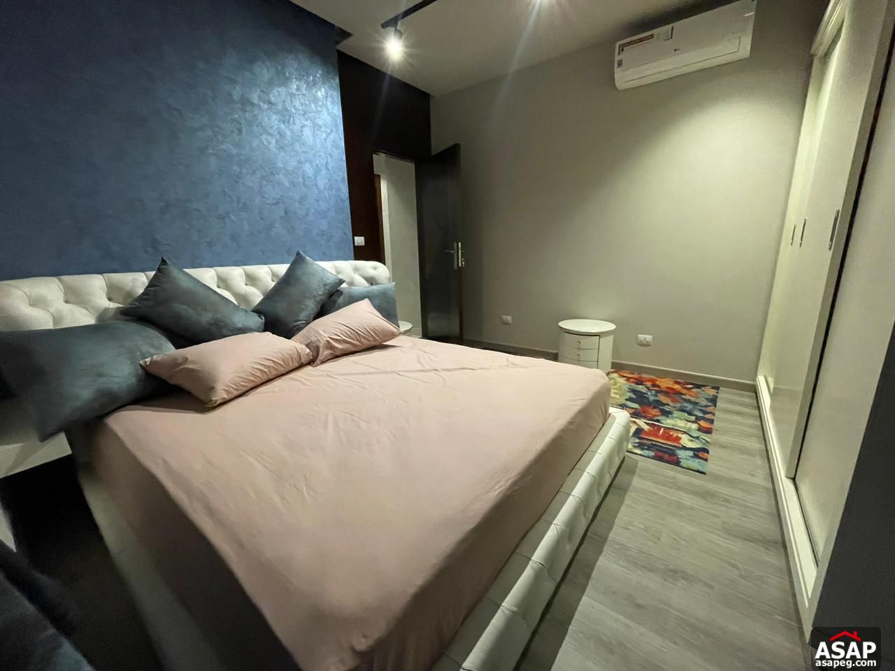 Furnished Apartment for Rent in Eastown Furnished Apartment for Rent in Eastown