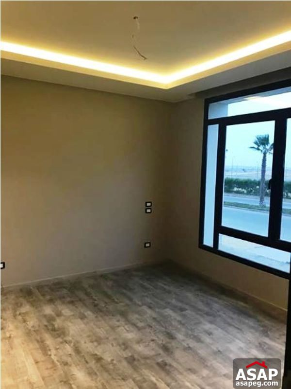 Twin House with Big Garden in Beverly Hills