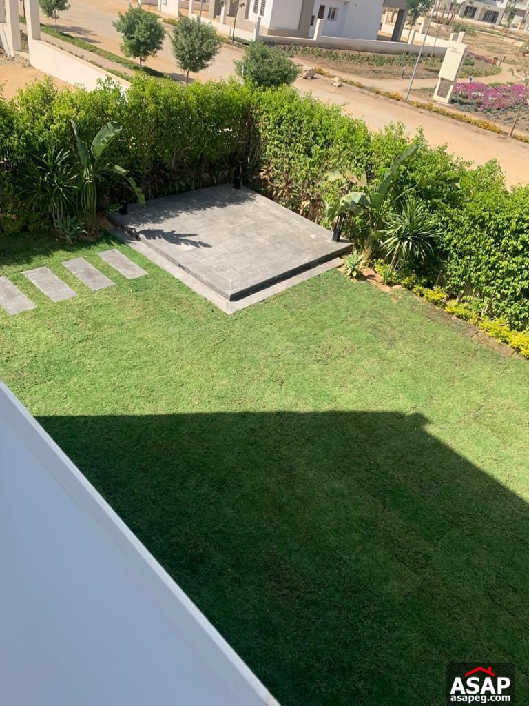 Twin House for Sale in Hyde Park