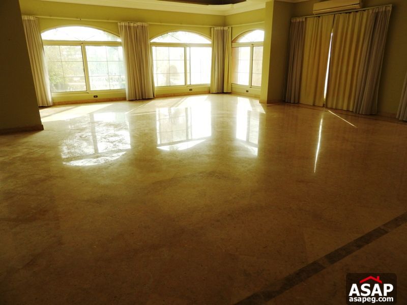 Apartment with Garden in West Golf Apartment with Garden in West Golf