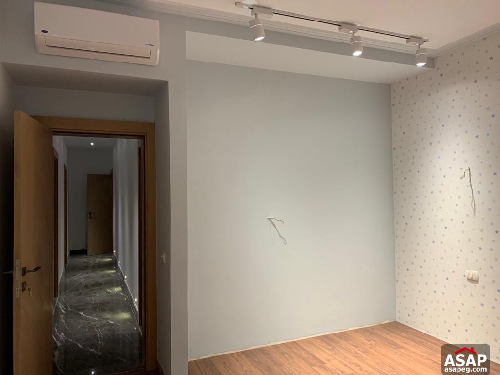 Apartment with Big Garden in Katameya Plaza