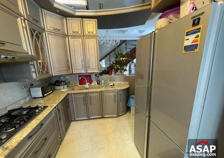 Duplex with Garden for Sale in Village Gate