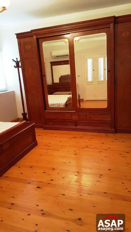 Apartment with Balcony for Rent in Beverly Hills