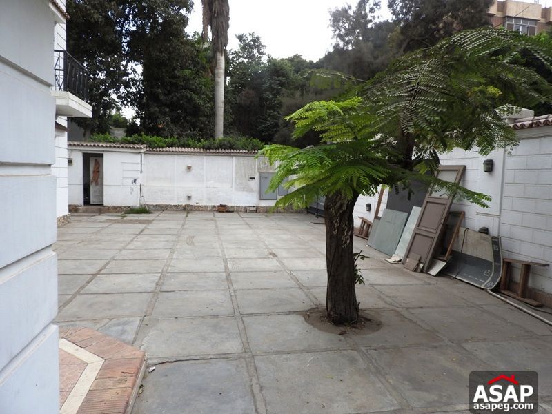 Villa with Big Garden in Katameya Residence