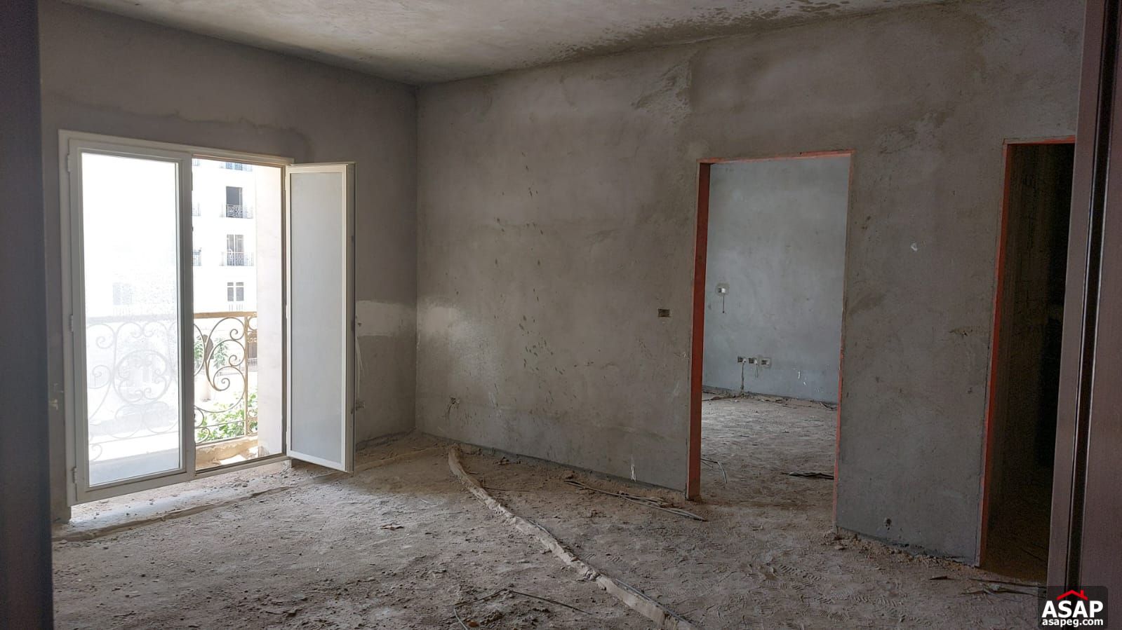 Studio for Sale in Hyde Park Compound Studio for Sale in Hyde Park Compound