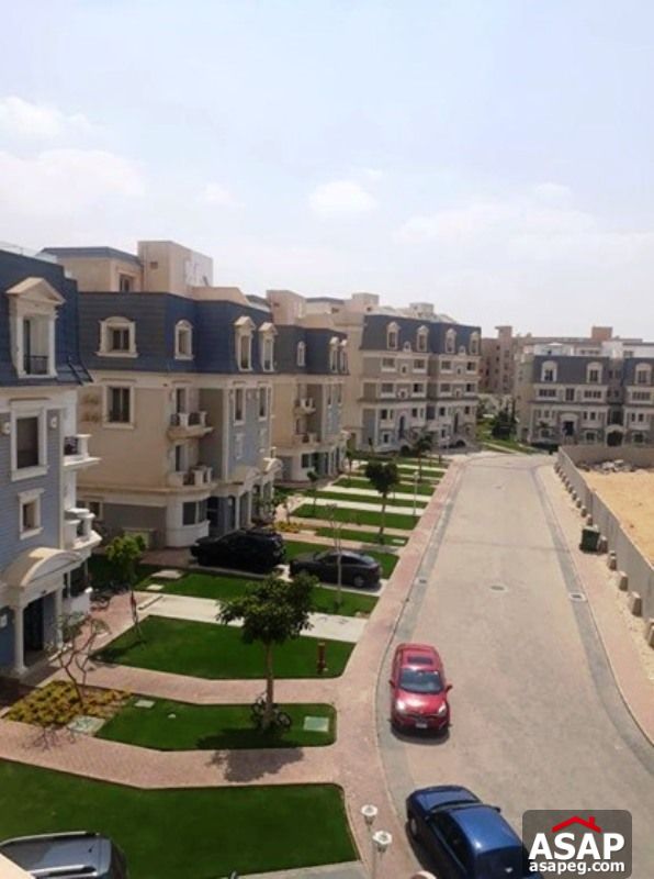 Apartment with Pool View in Mountain View