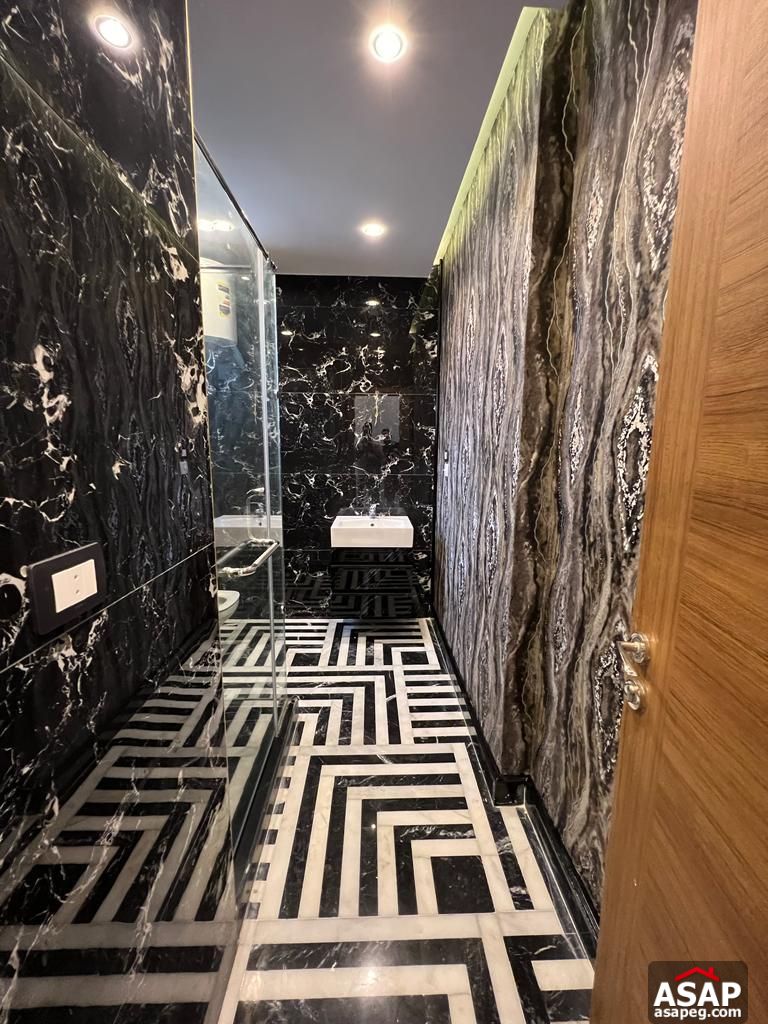 Triplex for Sale in Eastown Sodic Triplex for Sale in Eastown Sodic