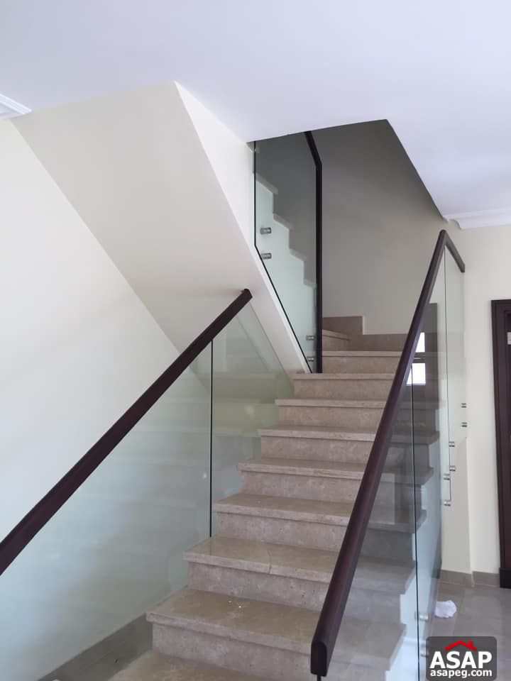 Duplex for Rent in Beverly Hills - Sheikh Zayed