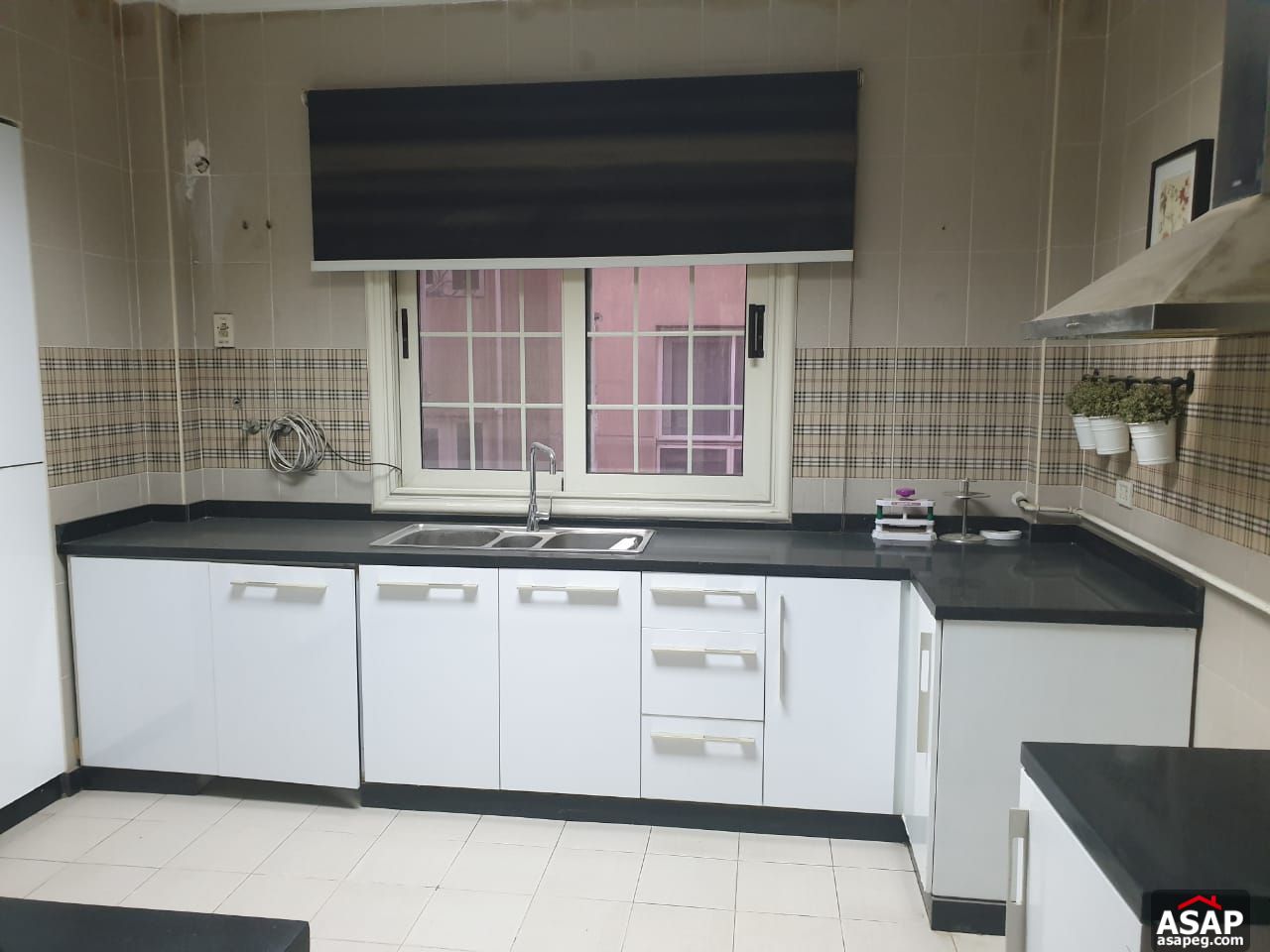 Penthouse for Rent in West Golf