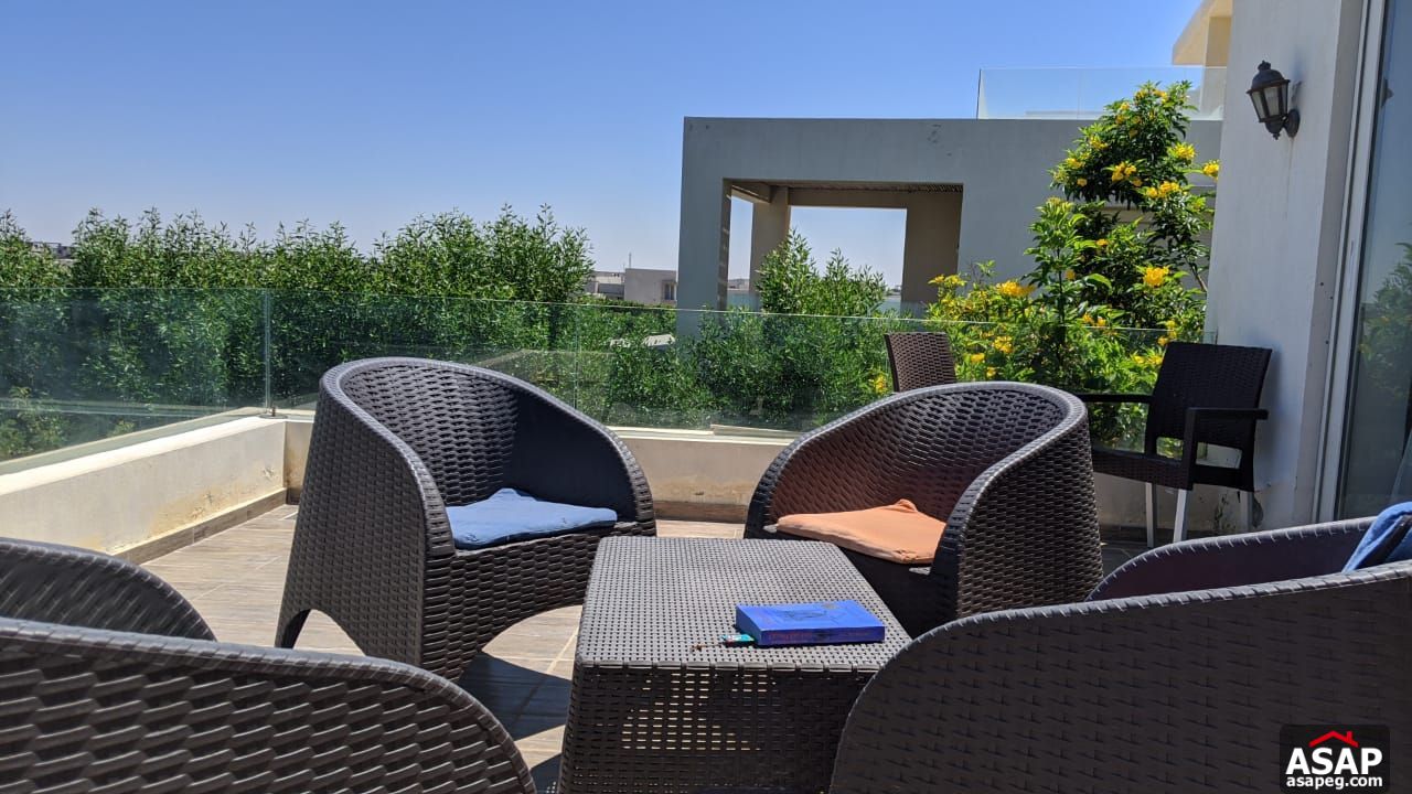 Senior Chalet with Sea View for Sale in Hacienda Bay Senior Chalet with Sea View for Sale in Hacienda Bay