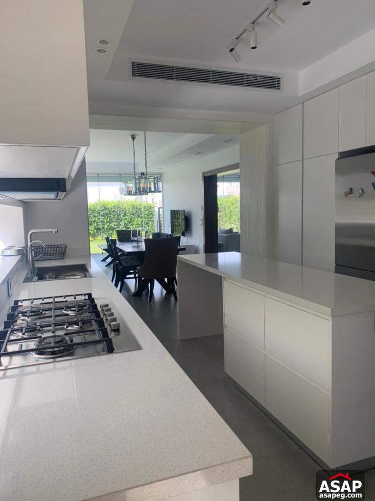 Twin House for Sale in Hyde Park