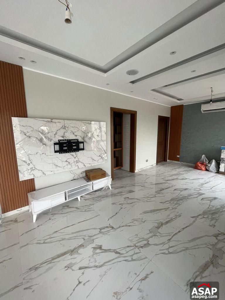 Triplex for Rent in Eastown Compound Triplex for Rent in Eastown Compound