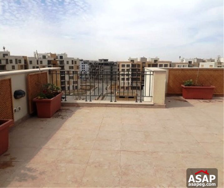 Studio with Roof for Rent in Eastown Studio with Roof for Rent in Eastown