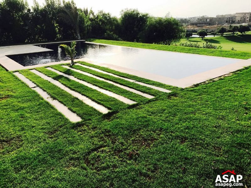 Villa with Pool for Sale in Katameya Dunes