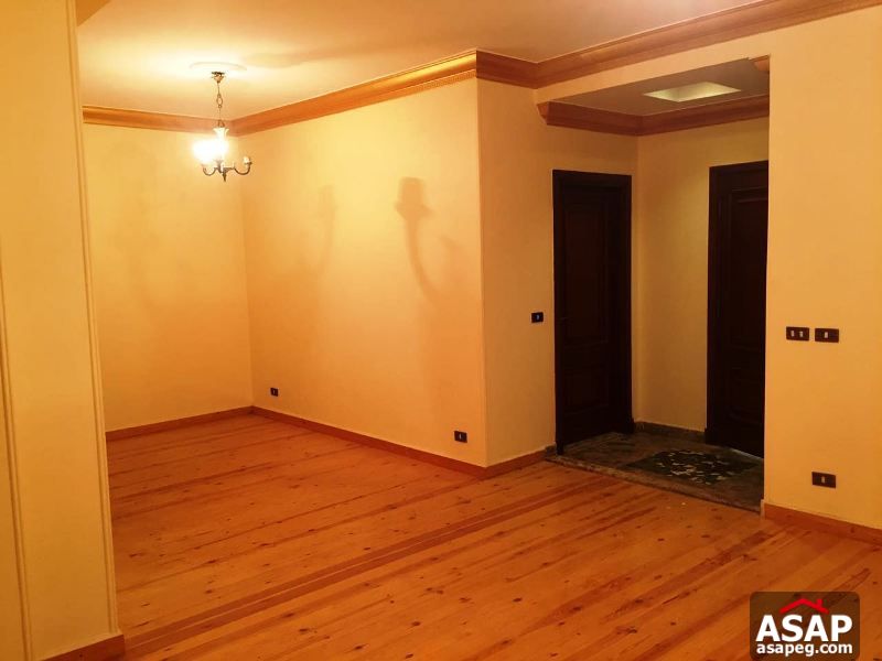 Villa for Rent in 6 October with a nice garden