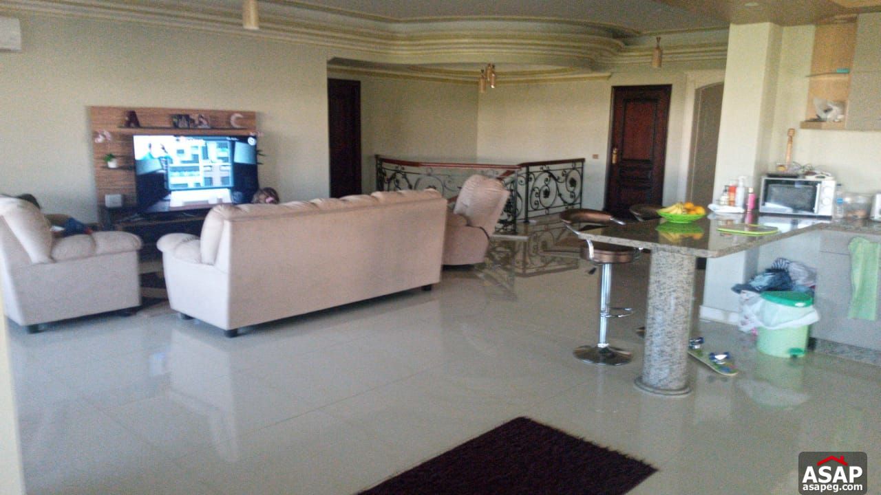 Villa with Swimming Pool for Rent in El Rabwa Compound