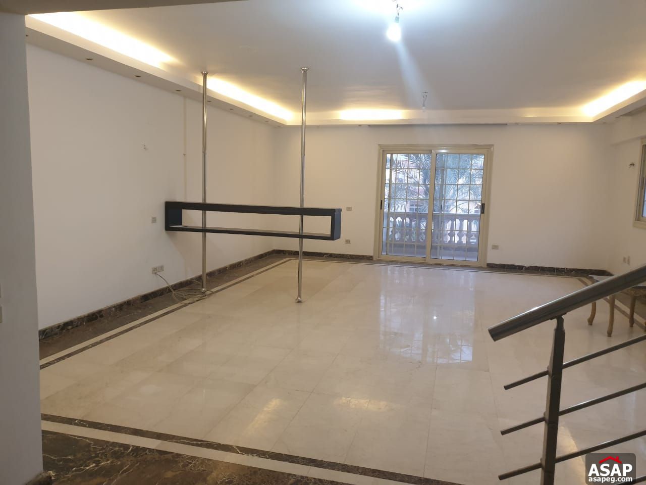 Penthouse for Rent in West Golf