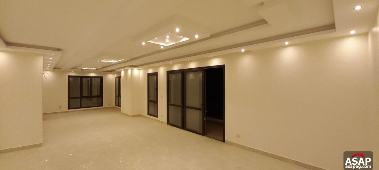 Apartment for Sale in Eastown Compound Apartment for Sale in Eastown Compound