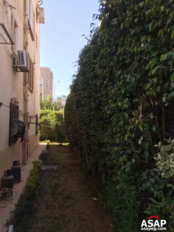 Furnished Apartment with Garden in October Furnished Apartment with Garden in October