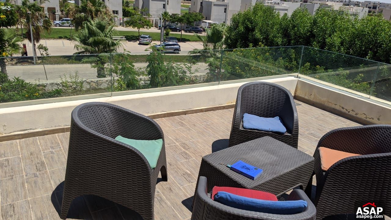 Senior Chalet with Sea View for Sale in Hacienda Bay Senior Chalet with Sea View for Sale in Hacienda Bay