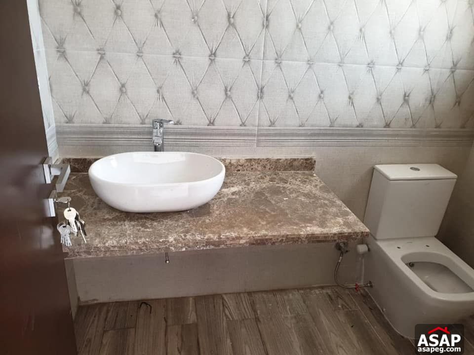 Duplex for Rent in Westown