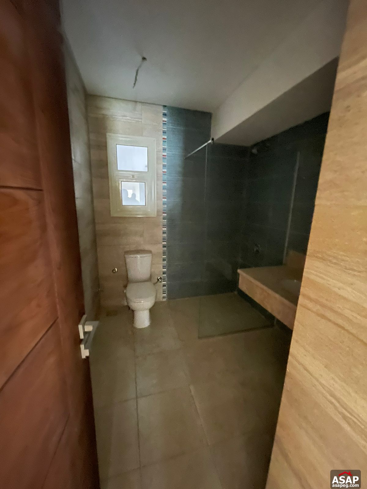 Ground Floor for Sale in 90 Avenue