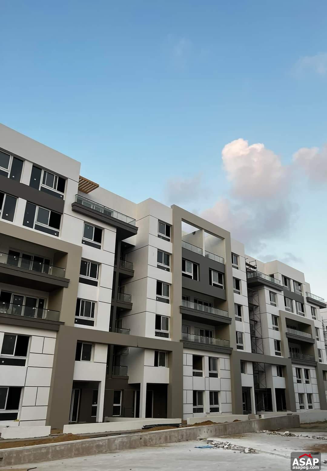 Duplex with Garden for Sale in Hyde Park Compound Duplex with Garden for Sale in Hyde Park Compound