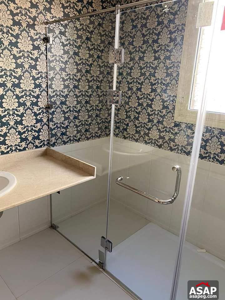 Stand Alone Villa with Big Garden for Rent in the Villa Compound