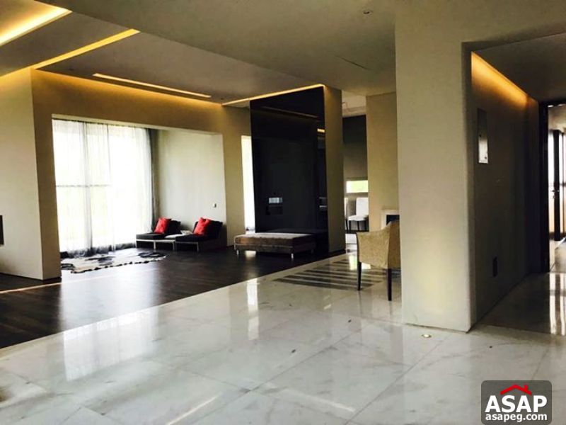 Villa with Pool for Sale in Katameya Dunes