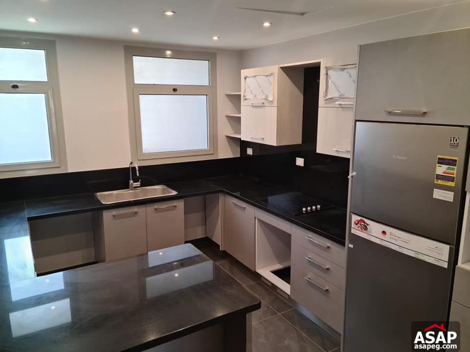 Apartment for Rent in Village Avenue Compound