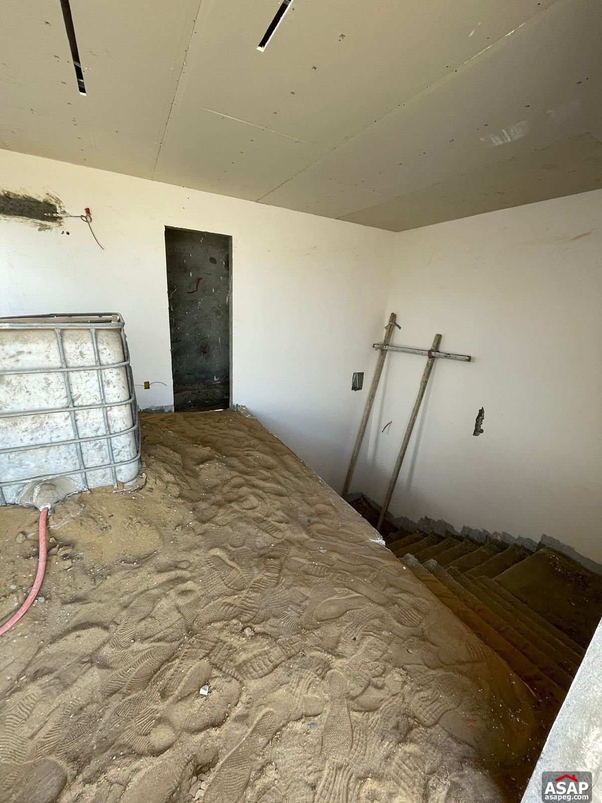 Town House Middle for Sale in Hyde Park Town House Middle for Sale in Hyde Park