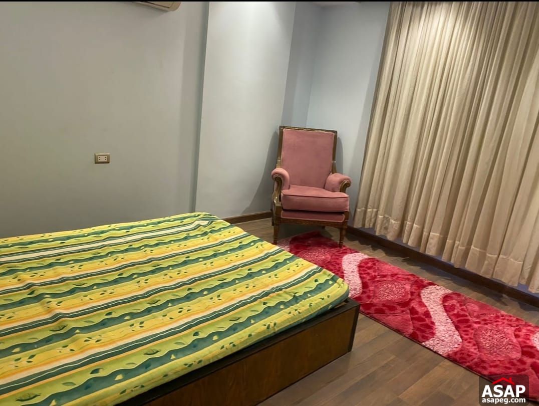 Furnished Flat for Rent in the Square