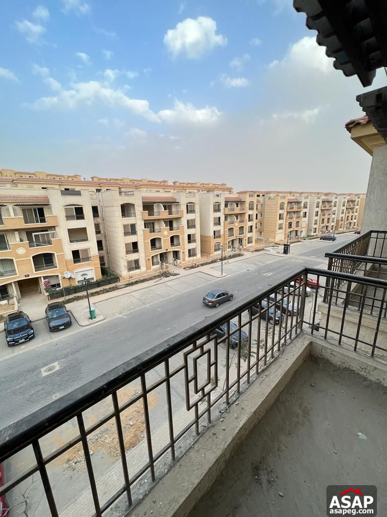 Penthouse with Lake View for Sale in Stone Residence Penthouse with Lake View for Sale in Stone Residence