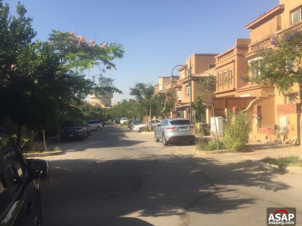 Town House for Sale in Bellagio Compound Town House for Sale in Bellagio Compound