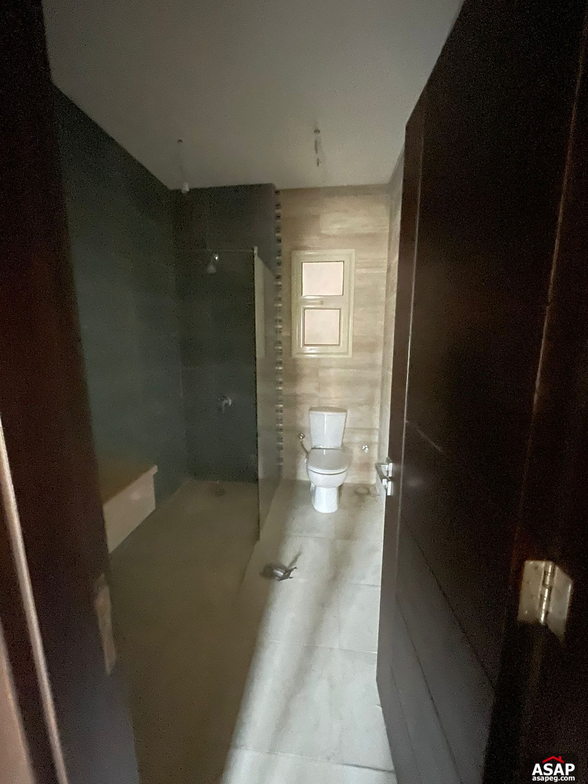 Ground Floor for Sale in 90 Avenue